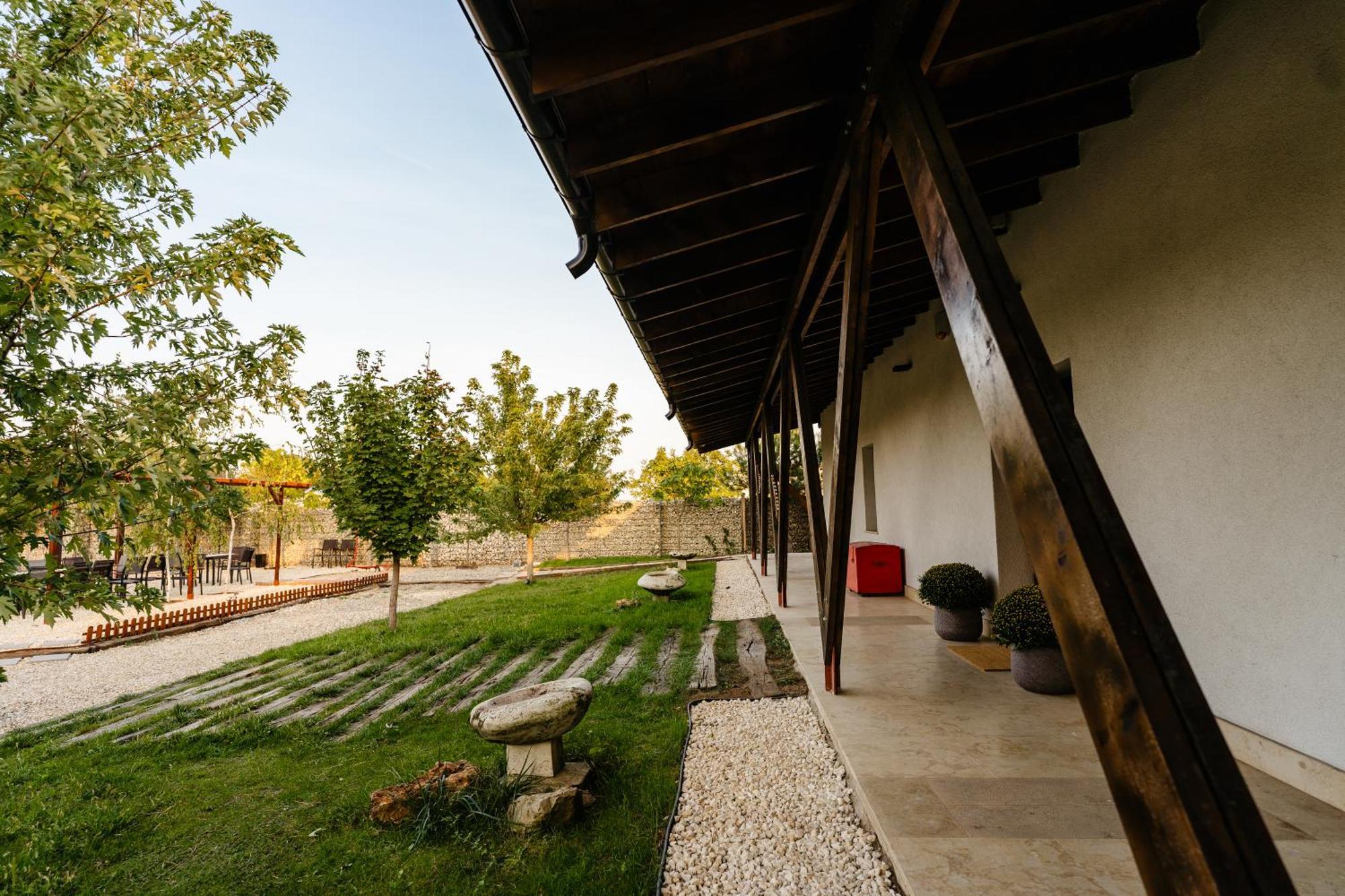 Hotel The Tribe Alpaca Retreat Branesti Exterior foto
